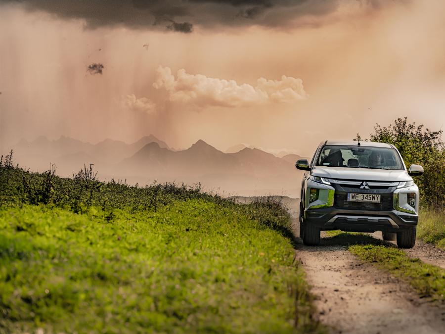  Mitsubishi L200 Double Cab 2019 года  (WW) (фото 5 из 42)